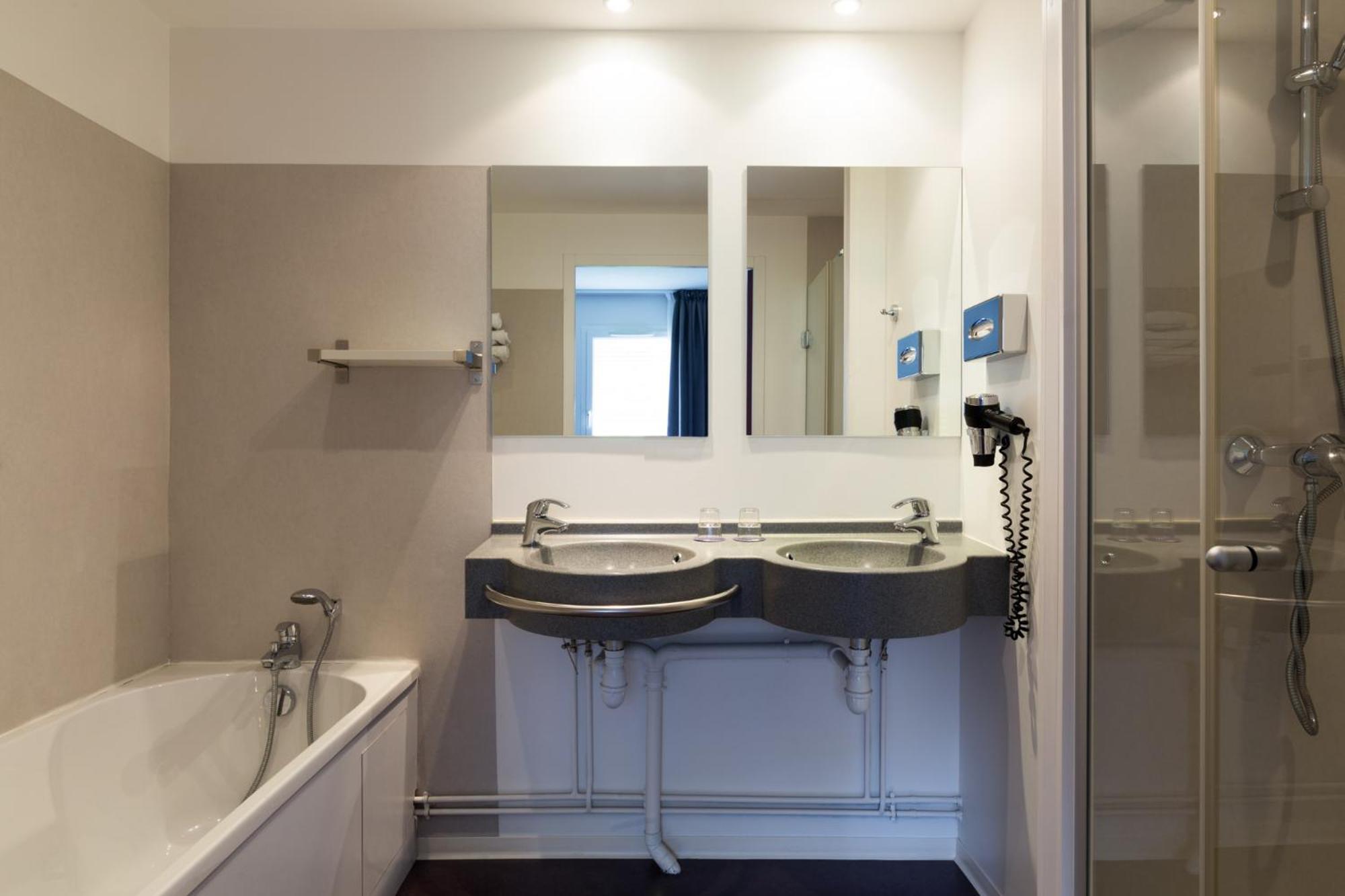 The Originals City, Hotel Acadine, Le Neubourg Dış mekan fotoğraf